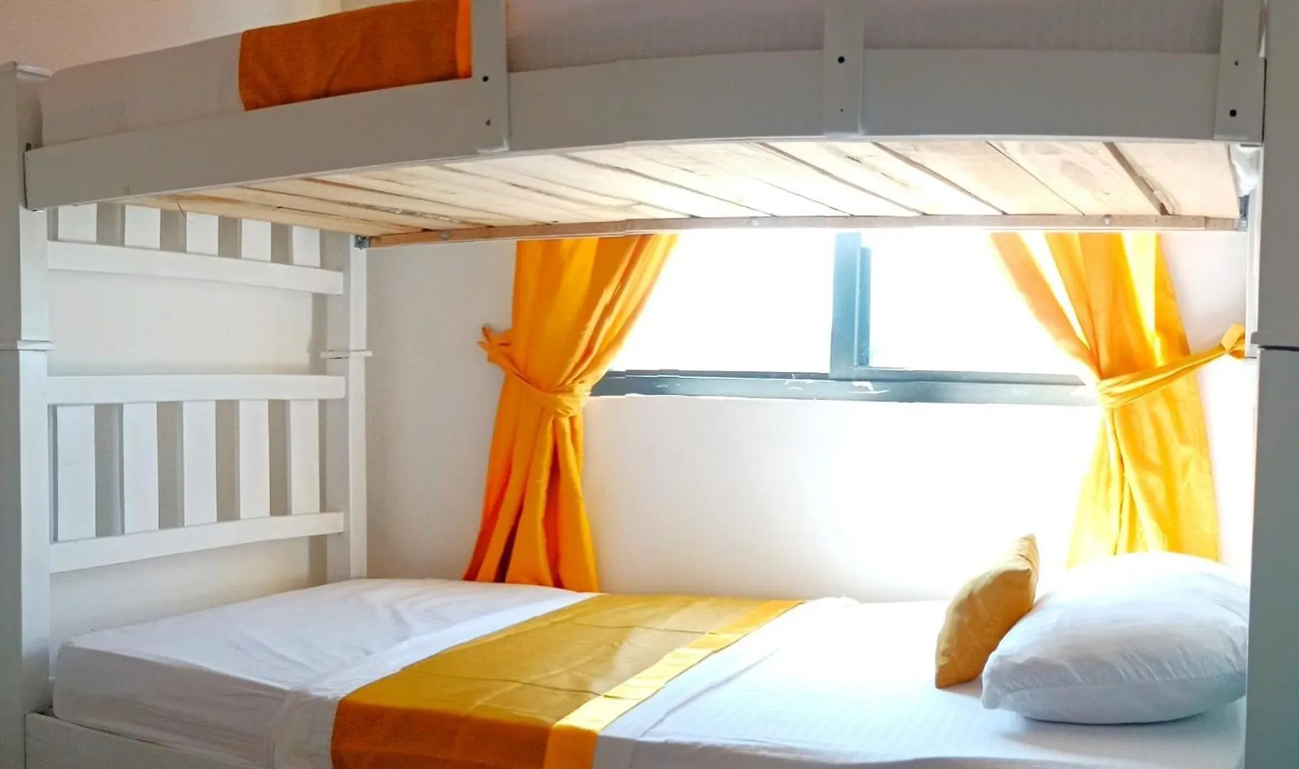 Mi Terruno: Beachside Apartment with Pool in Santa Marta